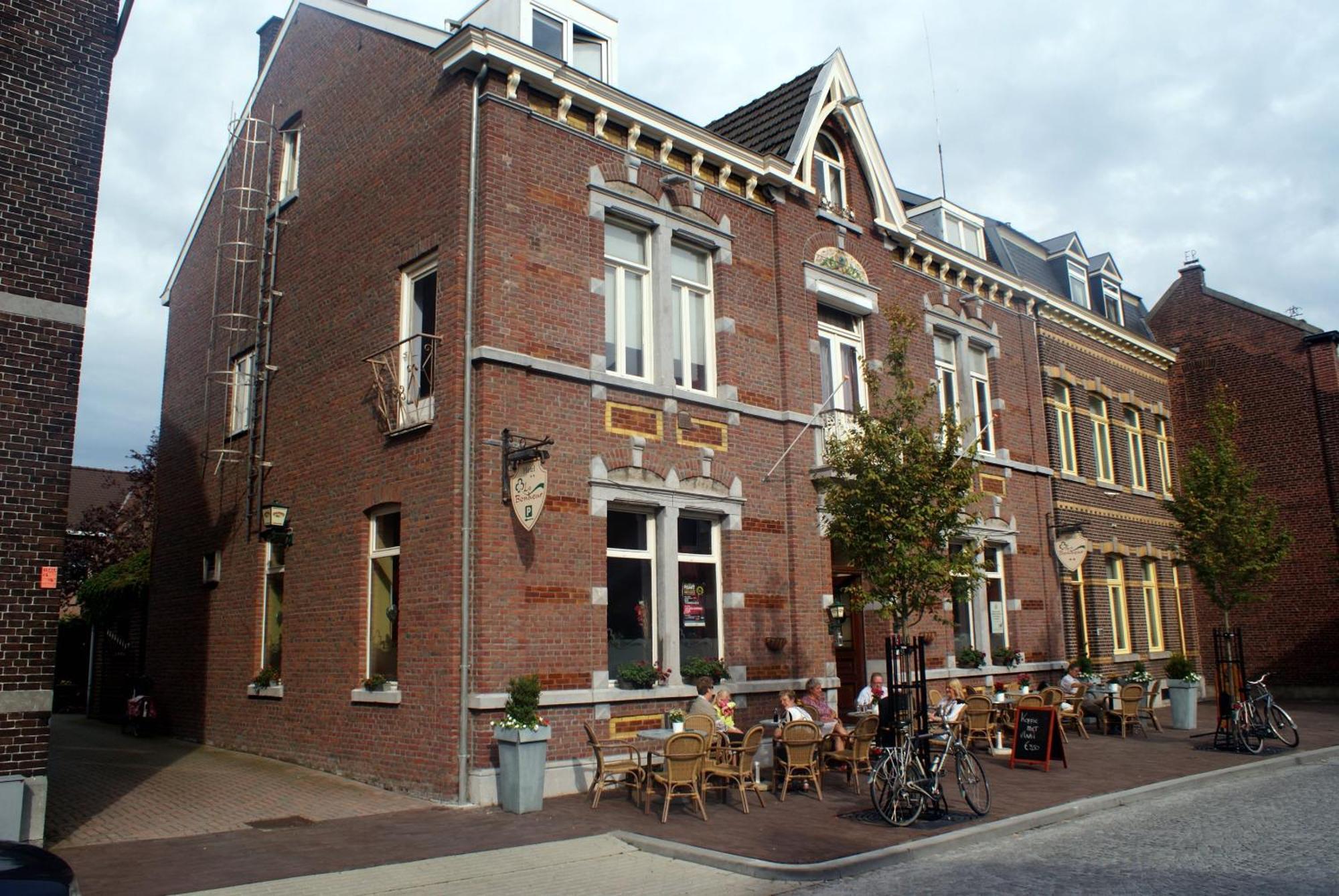 Hotel Le Bonheur Eijsden Exterior photo